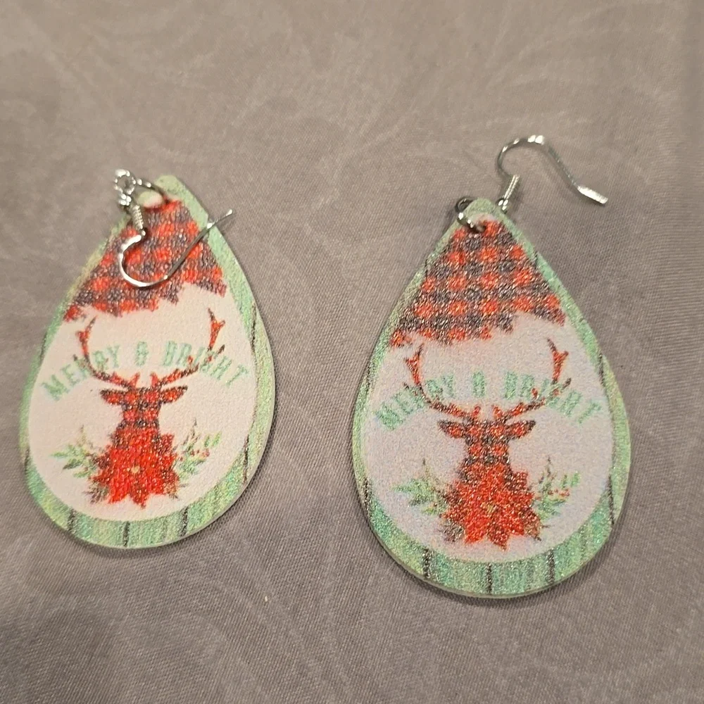 ❤️10/$13 new reindeer Christmas earrings